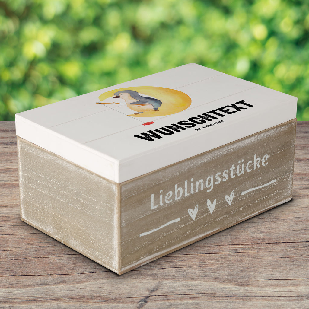 Personalisierte Holzkiste Pinguin Mond Holzkiste mit Namen, Kiste mit Namen, Schatzkiste mit Namen, Truhe mit Namen, Schatulle mit Namen, Erinnerungsbox mit Namen, Erinnerungskiste, mit Namen, Dekokiste mit Namen, Aufbewahrungsbox mit Namen, Holzkiste Personalisiert, Kiste Personalisiert, Schatzkiste Personalisiert, Truhe Personalisiert, Schatulle Personalisiert, Erinnerungsbox Personalisiert, Erinnerungskiste Personalisiert, Dekokiste Personalisiert, Aufbewahrungsbox Personalisiert, Geschenkbox personalisiert, GEschenkdose personalisiert, Pinguin, Pinguine, Spruch, schlafen, Nachtruhe, Einschlafen, Schlafzimmer, Schlafstörungen, Gästezimmer