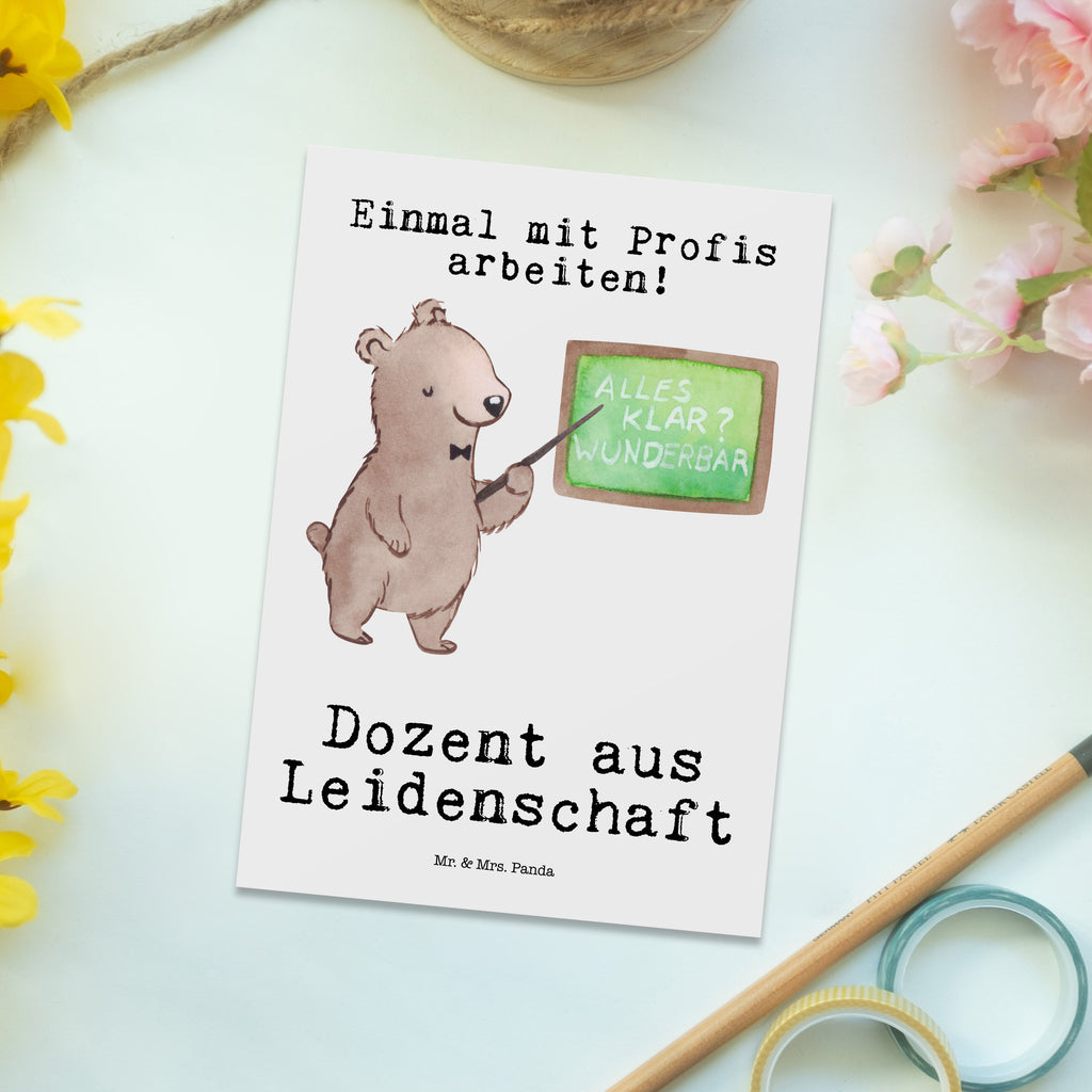 Postkarte Dozent aus Leidenschaft Postkarte, Karte, Geschenkkarte, Grußkarte, Einladung, Ansichtskarte, Geburtstagskarte, Einladungskarte, Dankeskarte, Ansichtskarten, Einladung Geburtstag, Einladungskarten Geburtstag, Beruf, Ausbildung, Jubiläum, Abschied, Rente, Kollege, Kollegin, Geschenk, Schenken, Arbeitskollege, Mitarbeiter, Firma, Danke, Dankeschön, Dozent, Professor, Universität, Vorlesung, Tutor, Akademiker, Uni, Unterricht