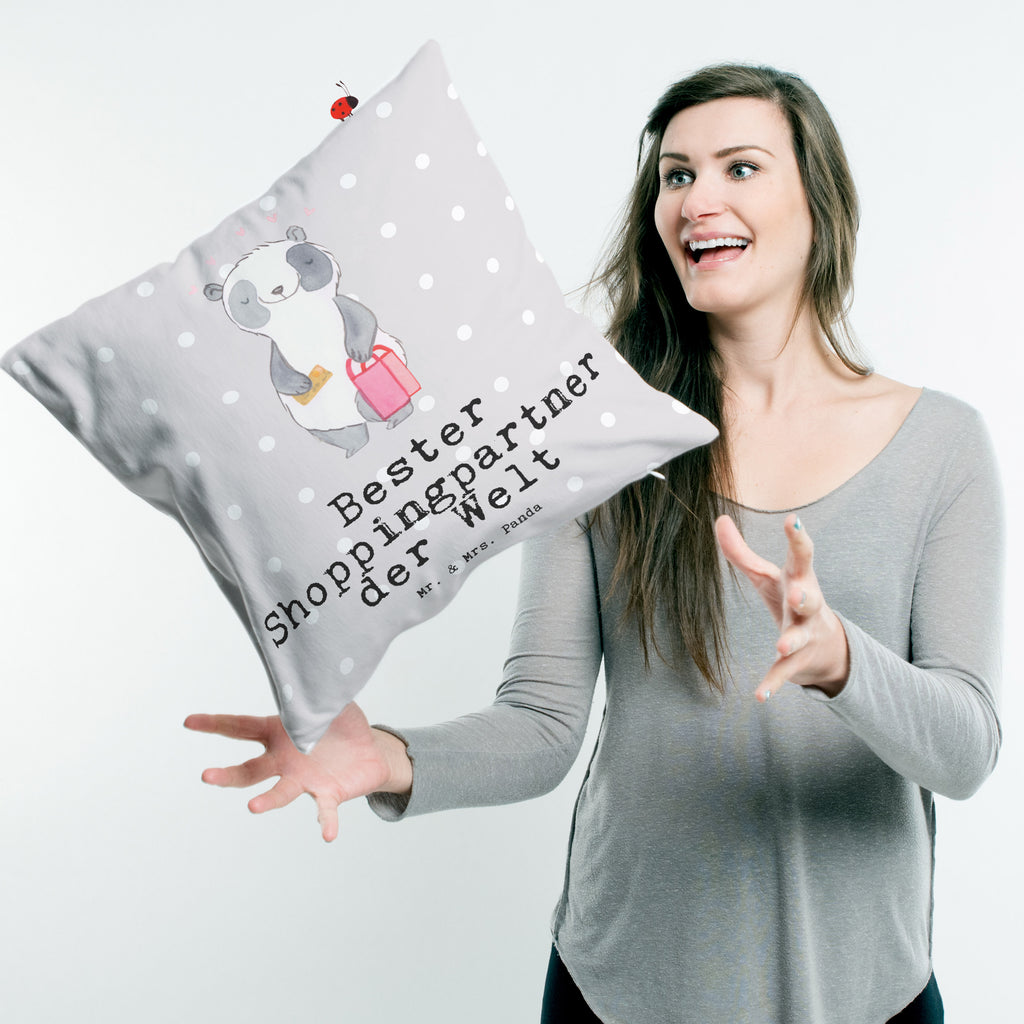 40x40 Kissen Panda Bester Shoppingpartner der Welt Kissenhülle, Kopfkissen, Sofakissen, Dekokissen, Motivkissen, sofakissen, sitzkissen, Kissen, Kissenbezüge, Kissenbezug 40x40, Kissen 40x40, Kissenhülle 40x40, Zierkissen, Couchkissen, Dekokissen Sofa, Sofakissen 40x40, Dekokissen 40x40, Kopfkissen 40x40, Kissen 40x40 Waschbar, für, Dankeschön, Geschenk, Schenken, Geburtstag, Geburtstagsgeschenk, Geschenkidee, Danke, Bedanken, Mitbringsel, Freude machen, Geschenktipp, Shoppingpartner, Shoppen, Begleitung, Partner, Freundin, Freund, bff, Shopping, Einkaufen, Shopping-Queen, Queen, Bester