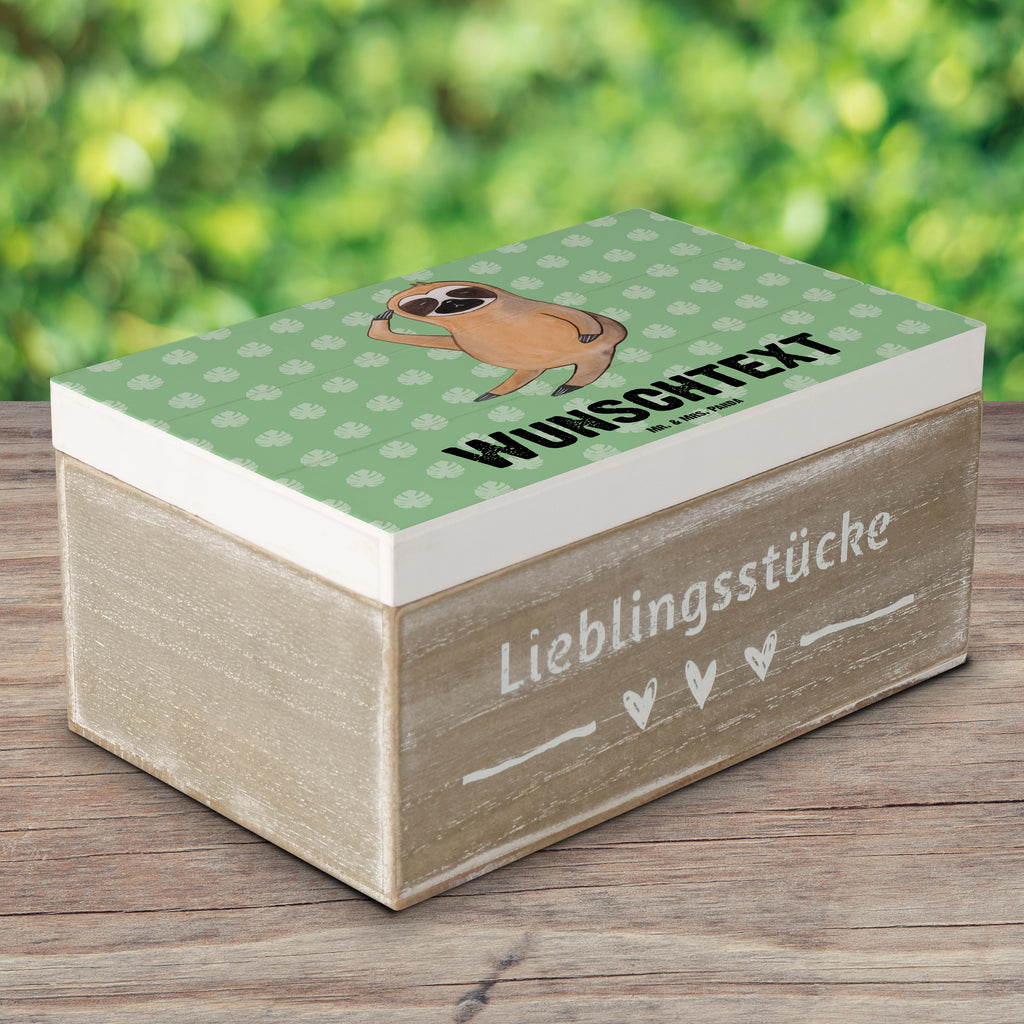 Personalisierte Holzkiste Faultier Vogel Holzkiste mit Namen, Kiste mit Namen, Schatzkiste mit Namen, Truhe mit Namen, Schatulle mit Namen, Erinnerungsbox mit Namen, Erinnerungskiste, mit Namen, Dekokiste mit Namen, Aufbewahrungsbox mit Namen, Holzkiste Personalisiert, Kiste Personalisiert, Schatzkiste Personalisiert, Truhe Personalisiert, Schatulle Personalisiert, Erinnerungsbox Personalisiert, Erinnerungskiste Personalisiert, Dekokiste Personalisiert, Aufbewahrungsbox Personalisiert, Geschenkbox personalisiert, GEschenkdose personalisiert, Faultier, Faultier Geschenk, Faultier Deko, Faultiere, faul, Lieblingstier, Spinner, früher Vogel, der frühe Vogel, Frühaufsteher, Morgenmuffel, Vogel, Faultierwelt