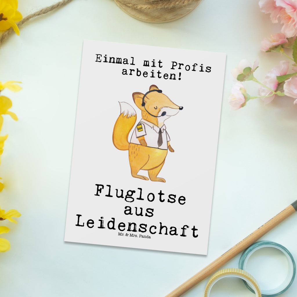 Postkarte Fluglotse aus Leidenschaft Postkarte, Karte, Geschenkkarte, Grußkarte, Einladung, Ansichtskarte, Geburtstagskarte, Einladungskarte, Dankeskarte, Ansichtskarten, Einladung Geburtstag, Einladungskarten Geburtstag, Beruf, Ausbildung, Jubiläum, Abschied, Rente, Kollege, Kollegin, Geschenk, Schenken, Arbeitskollege, Mitarbeiter, Firma, Danke, Dankeschön, Fluglotse, Flugverkehrsleiter, Luftfahrtpersonal, Flugsicherung