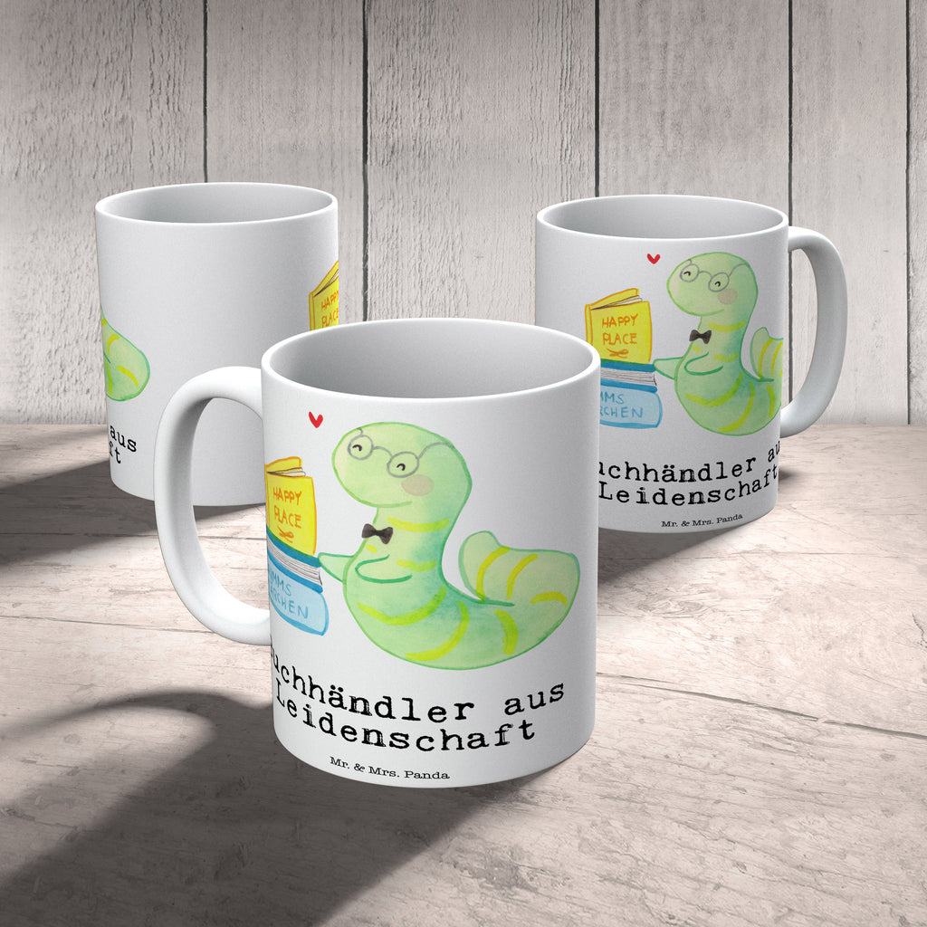 Tasse Buchhändler aus Leidenschaft Tasse, Kaffeetasse, Teetasse, Becher, Kaffeebecher, Teebecher, Keramiktasse, Porzellantasse, Büro Tasse, Geschenk Tasse, Tasse Sprüche, Tasse Motive, Kaffeetassen, Tasse bedrucken, Designer Tasse, Cappuccino Tassen, Schöne Teetassen, Beruf, Ausbildung, Jubiläum, Abschied, Rente, Kollege, Kollegin, Geschenk, Schenken, Arbeitskollege, Mitarbeiter, Firma, Danke, Dankeschön, Buchhändler, Buchhandlung, Buchverkäufer, Bibliothekar, Bücherwurm