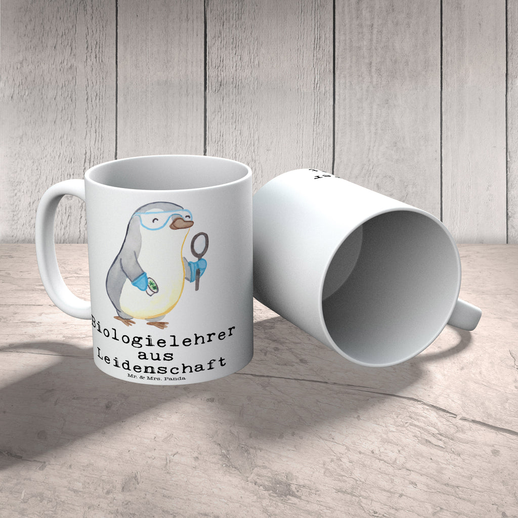 Tasse Biologielehrer aus Leidenschaft Tasse, Kaffeetasse, Teetasse, Becher, Kaffeebecher, Teebecher, Keramiktasse, Porzellantasse, Büro Tasse, Geschenk Tasse, Tasse Sprüche, Tasse Motive, Kaffeetassen, Tasse bedrucken, Designer Tasse, Cappuccino Tassen, Schöne Teetassen, Beruf, Ausbildung, Jubiläum, Abschied, Rente, Kollege, Kollegin, Geschenk, Schenken, Arbeitskollege, Mitarbeiter, Firma, Danke, Dankeschön, Biologielehrer, Biolehrer, Biounterricht, Biologie, Schule, Grundschule