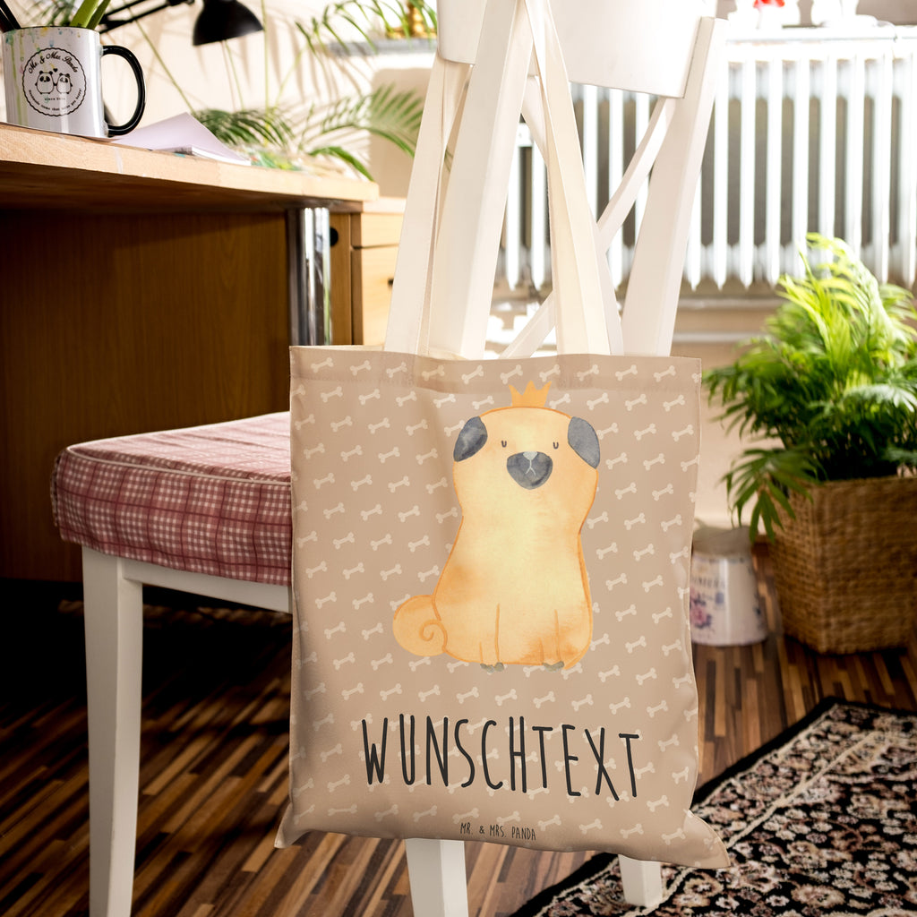 Personalisierte Einkaufstasche Mops Krone Personalisierte Tragetasche, Personalisierte Tasche, Personalisierter Beutel, Personalisierte Stofftasche, Personalisierte Baumwolltasche, Personalisierte Umhängetasche, Personalisierter Shopper, Personalisierte Einkaufstasche, Personalisierte Beuteltasche, Tragetasche mit Namen, Tasche mit Namen, Beutel mit Namen, Stofftasche mit Namen, Baumwolltasche mit Namen, Umhängetasche mit Namen, Shopper mit Namen, Einkaufstasche mit Namen, Beuteltasche, Wunschtext, Wunschnamen, Personalisierbar, Personalisierung, Hund, Hundemotiv, Haustier, Hunderasse, Tierliebhaber, Hundebesitzer, Sprüche, Mops, allergisch, kinderlos, Hausregel, Hundebesitzer. Spruch, lustig