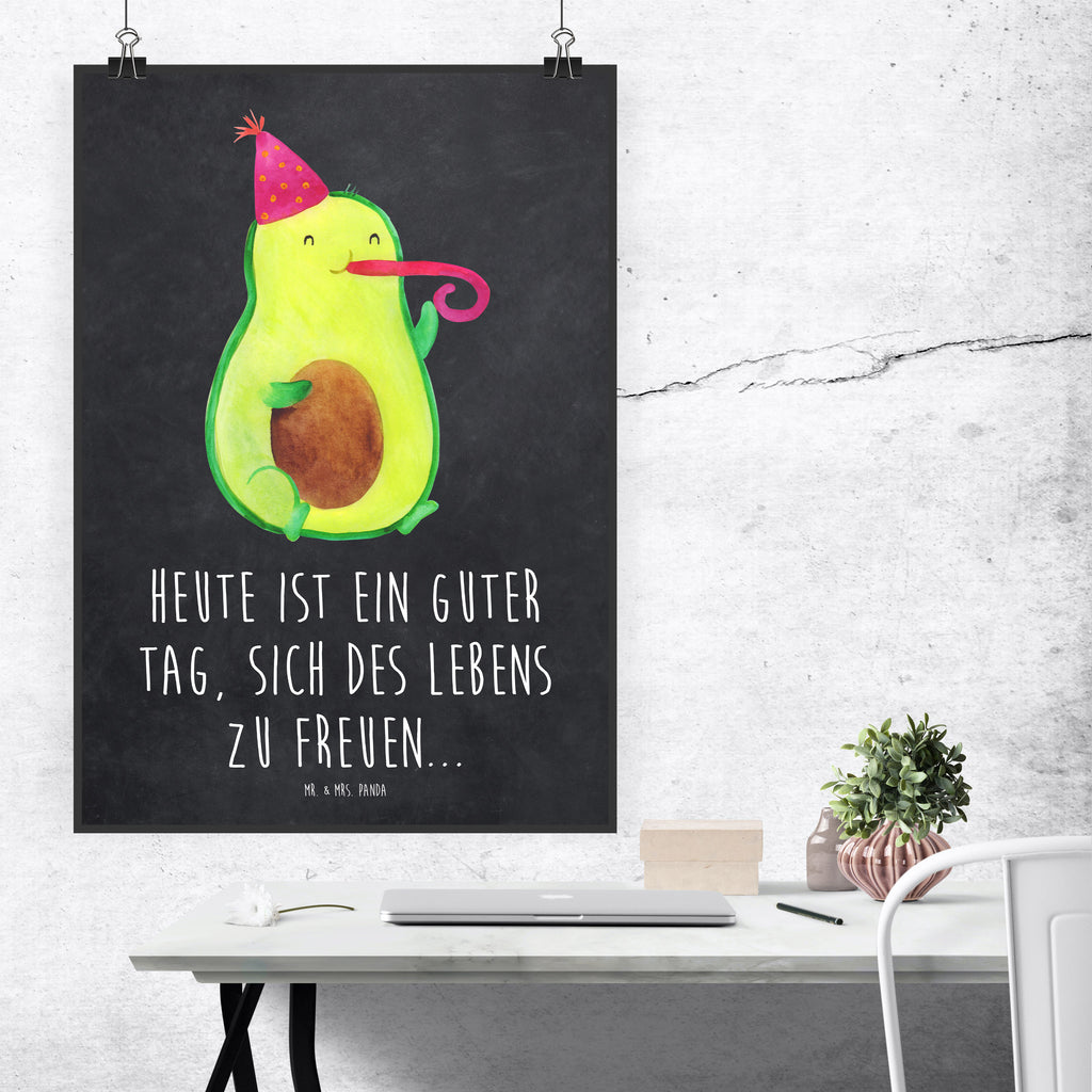 Poster Avocado Partyhupe Poster, Wandposter, Bild, Wanddeko, Küchenposter, Kinderposter, Wanddeko Bild, Raumdekoration, Wanddekoration, Handgemaltes Poster, Mr. & Mrs. Panda Poster, Designposter, Kunstdruck, Posterdruck, Avocado, Veggie, Vegan, Gesund, Party, Feierlichkeit, Feier, Fete, Geburtstag, Gute Laune, Tröte