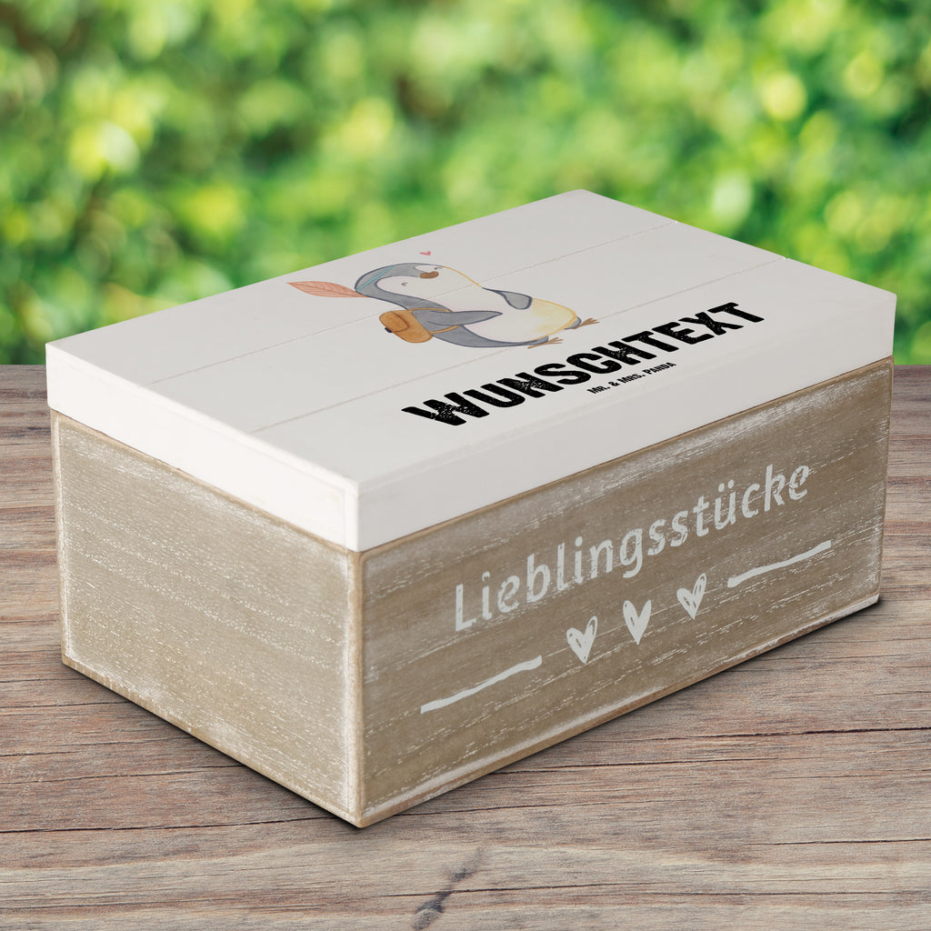 Personalisierte Holzkiste Pinguin Ausflug Holzkiste mit Namen, Kiste mit Namen, Schatzkiste mit Namen, Truhe mit Namen, Schatulle mit Namen, Erinnerungsbox mit Namen, Erinnerungskiste, mit Namen, Dekokiste mit Namen, Aufbewahrungsbox mit Namen, Holzkiste Personalisiert, Kiste Personalisiert, Schatzkiste Personalisiert, Truhe Personalisiert, Schatulle Personalisiert, Erinnerungsbox Personalisiert, Erinnerungskiste Personalisiert, Dekokiste Personalisiert, Aufbewahrungsbox Personalisiert, Geschenkbox personalisiert, GEschenkdose personalisiert, Geschenk, Sport, Sportart, Hobby, Schenken, Danke, Dankeschön, Auszeichnung, Gewinn, Sportler, Ausflüge machen, reisen, Ausflug, Ausflugsziele