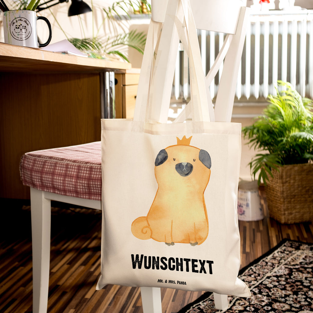 Personalisierte Tragetasche Mops Krone Personalisierte Beuteltasche, Personalisierter Beutel, Personalisierte Einkaufstasche, Personalisierter Jutebeutel, Personalisierter Stoffbeutel, Tragetasche mit Namen, Einkaufstasche mit Namen, Stoffbeutel mit Namen, Personalisierte Tasche, Personalisierte Jutetasche, Personalisierte Kindergartentasche, Hund, Hundemotiv, Haustier, Hunderasse, Tierliebhaber, Hundebesitzer, Sprüche, Mops, allergisch, kinderlos, Hausregel, Hundebesitzer. Spruch, lustig