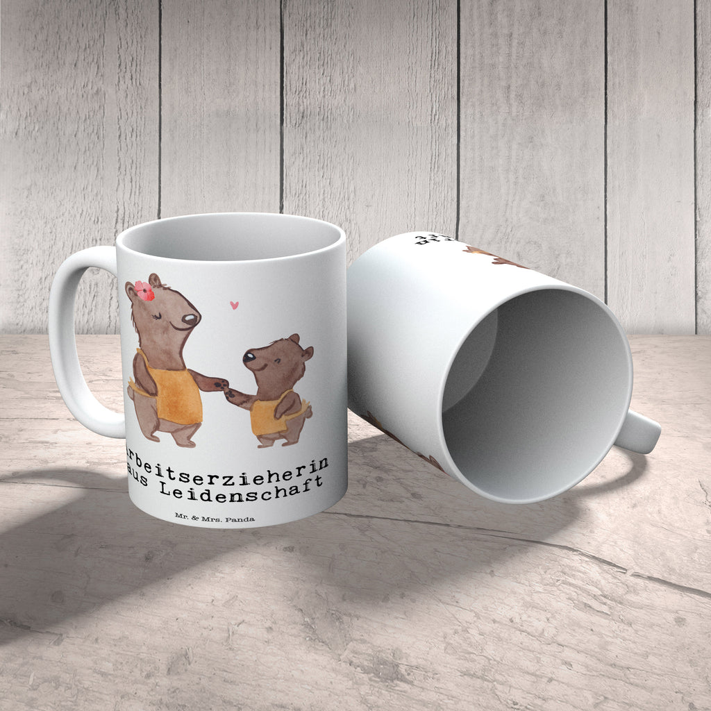 Tasse Arbeitserzieherin aus Leidenschaft Tasse, Kaffeetasse, Teetasse, Becher, Kaffeebecher, Teebecher, Keramiktasse, Porzellantasse, Büro Tasse, Geschenk Tasse, Tasse Sprüche, Tasse Motive, Kaffeetassen, Tasse bedrucken, Designer Tasse, Cappuccino Tassen, Schöne Teetassen, Beruf, Ausbildung, Jubiläum, Abschied, Rente, Kollege, Kollegin, Geschenk, Schenken, Arbeitskollege, Mitarbeiter, Firma, Danke, Dankeschön, Arbeitserzieherin, Arbeitspädagogin, Studium