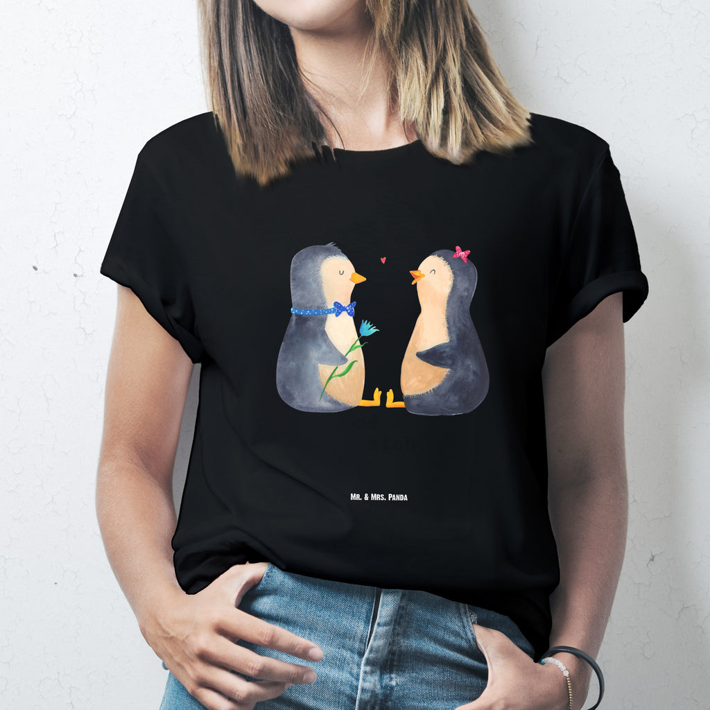 T-Shirt Standard Pinguin Pärchen T-Shirt, Shirt, Tshirt, Lustiges T-Shirt, T-Shirt mit Spruch, Party, Junggesellenabschied, Jubiläum, Geburstag, Herrn, Damen, Männer, Frauen, Schlafshirt, Nachthemd, Sprüche, Pinguin, Pinguine, Liebe, Liebespaar, Liebesbeweis, Liebesgeschenk, Verlobung, Jahrestag, Hochzeitstag, Hochzeit, Hochzeitsgeschenk, große Liebe, Traumpaar