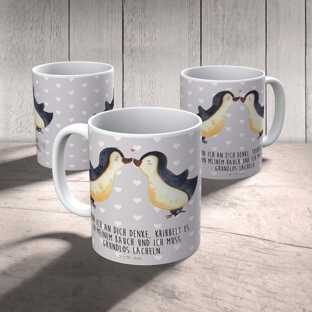 Tasse Pinguine Kuss Tasse, Kaffeetasse, Teetasse, Becher, Kaffeebecher, Teebecher, Keramiktasse, Porzellantasse, Büro Tasse, Geschenk Tasse, Tasse Sprüche, Tasse Motive, Kaffeetassen, Tasse bedrucken, Designer Tasse, Cappuccino Tassen, Schöne Teetassen, Liebe, Partner, Freund, Freundin, Ehemann, Ehefrau, Heiraten, Verlobung, Heiratsantrag, Liebesgeschenk, Jahrestag, Hocheitstag, Valentinstag, Geschenk für Frauen, Hochzeitstag, Mitbringsel, Geschenk für Freundin, Geschenk für Partner, Liebesbeweis, für Männer, für Ehemann