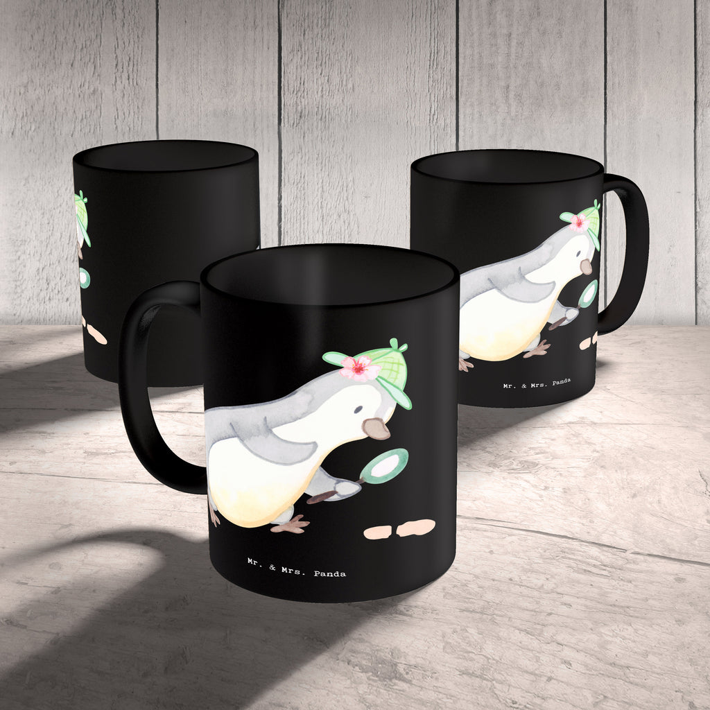 Tasse Detektivin mit Herz Tasse, Kaffeetasse, Teetasse, Becher, Kaffeebecher, Teebecher, Keramiktasse, Porzellantasse, Büro Tasse, Geschenk Tasse, Tasse Sprüche, Tasse Motive, Kaffeetassen, Tasse bedrucken, Designer Tasse, Cappuccino Tassen, Schöne Teetassen, Beruf, Ausbildung, Jubiläum, Abschied, Rente, Kollege, Kollegin, Geschenk, Schenken, Arbeitskollege, Mitarbeiter, Firma, Danke, Dankeschön, Detektivin, Ermittlerin, Agentin, Privatdetektei, Berufsdetektivin, Wirtschaftsdetektei, Detektivausbildung, Spurensuche