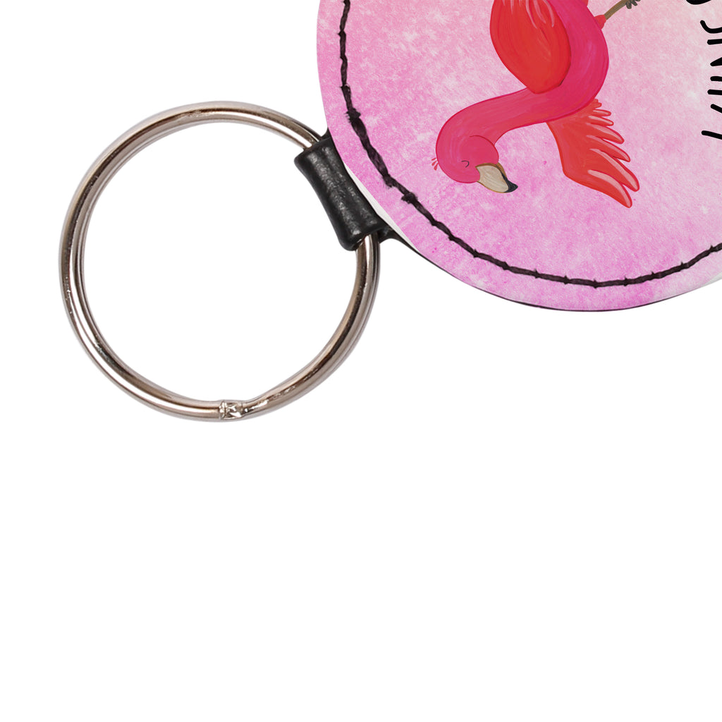 Personalisierter Schlüsselanhänger Flamingo Yoga Personalisierter Schlüsselanhänger, Personalisierter Anhänger, Personalisierter Taschenanhänger, Personalisierter Glücksbringer, Personalisierter Schutzengel, Schlüsselanhänger mit Namen, Anhänger mit Namen, Glücksbringer mit Namen, Schlüsselanhänger Wunschtext, Schlüsselanhänger selbst gestalten, Flamingo, Vogel, Yoga, Namaste, Achtsamkeit, Yoga-Übung, Entspannung, Ärger, Aufregen, Tiefenentspannung