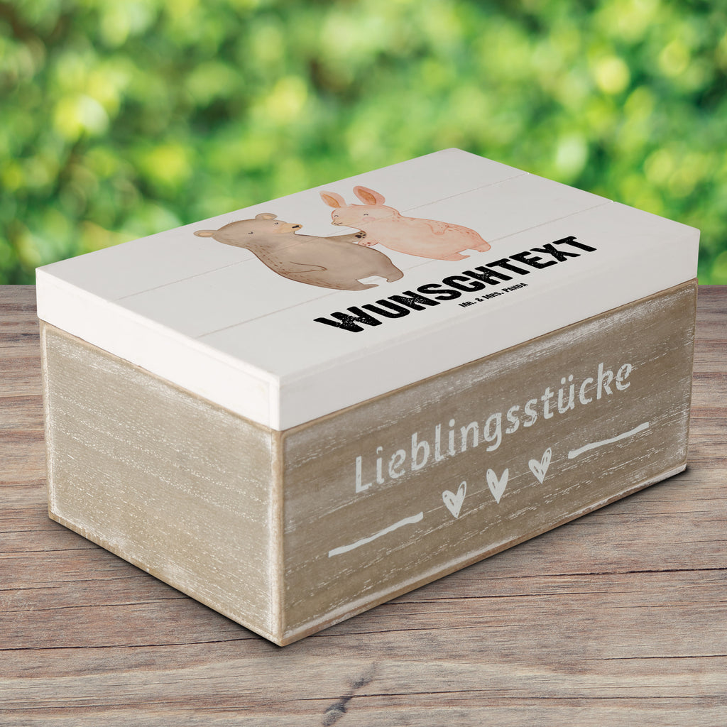 Personalisierte Holzkiste Hase Beste Freundschaft der Welt Holzkiste mit Namen, Kiste mit Namen, Schatzkiste mit Namen, Truhe mit Namen, Schatulle mit Namen, Erinnerungsbox mit Namen, Erinnerungskiste, mit Namen, Dekokiste mit Namen, Aufbewahrungsbox mit Namen, Holzkiste Personalisiert, Kiste Personalisiert, Schatzkiste Personalisiert, Truhe Personalisiert, Schatulle Personalisiert, Erinnerungsbox Personalisiert, Erinnerungskiste Personalisiert, Dekokiste Personalisiert, Aufbewahrungsbox Personalisiert, Geschenkbox personalisiert, GEschenkdose personalisiert, für, Dankeschön, Geschenk, Schenken, Geburtstag, Geburtstagsgeschenk, Geschenkidee, Danke, Bedanken, Mitbringsel, Freude machen, Geschenktipp, Freundschaft, Freunde, Freunde fürs Leben, best friends, Freundin, Freund, Clique, Kumpel, bae, bff