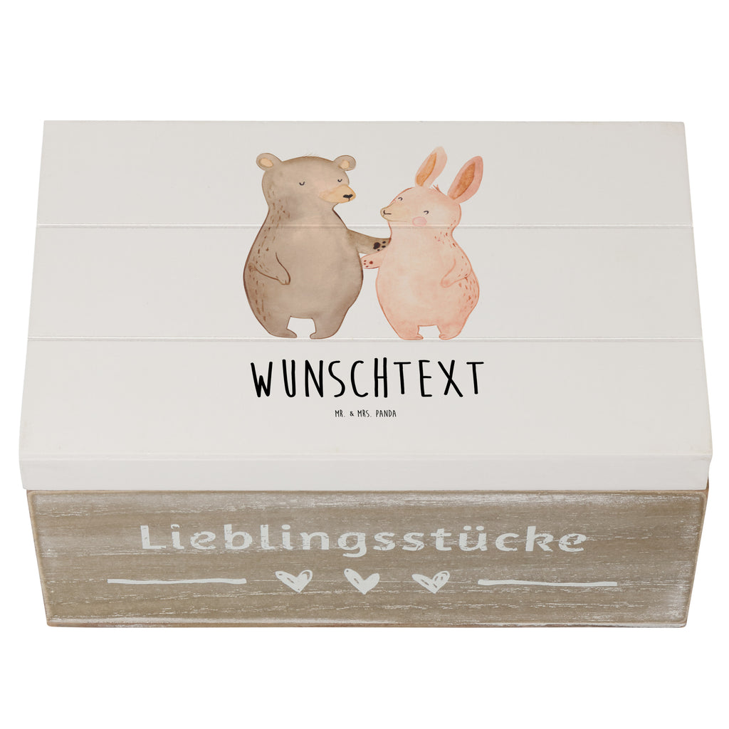 Personalisierte Holzkiste Bär und Hase Umarmen Holzkiste mit Namen, Kiste mit Namen, Schatzkiste mit Namen, Truhe mit Namen, Schatulle mit Namen, Erinnerungsbox mit Namen, Erinnerungskiste, mit Namen, Dekokiste mit Namen, Aufbewahrungsbox mit Namen, Holzkiste Personalisiert, Kiste Personalisiert, Schatzkiste Personalisiert, Truhe Personalisiert, Schatulle Personalisiert, Erinnerungsbox Personalisiert, Erinnerungskiste Personalisiert, Dekokiste Personalisiert, Aufbewahrungsbox Personalisiert, Geschenkbox personalisiert, GEschenkdose personalisiert, Liebe, Partner, Freund, Freundin, Ehemann, Ehefrau, Heiraten, Verlobung, Heiratsantrag, Liebesgeschenk, Jahrestag, Hocheitstag, Freunde, bester Freund, Hase, Bär, Bärchen, best friends