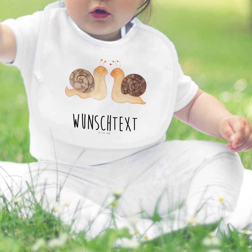 Personalisiertes Babylätzchen Schnecken Liebe Baby, Personalisiertes Lätzchen, Personalisiertes Spucktuch, Personalisiertes Sabberlätzchen, Personalisiertes Klettlätzchen, Personalisiertes Baby-Lätzchen, KPersonalisiertes Kinderlätzchen, Personalisiertes Geburt Geschenk, Geschenkidee Geburt, Personalisiertes Baby-Spucktuch, Personalisierter Baby-Kleckschutz, Personalisiertes Babyparty Geschenk, Personalisiertes Lätzchen für Babys, Lätzchen mit Namen, Spucktuch mit Namen, Sabberlätzchen mit Namen, Klettlätzchen mit Namen, Baby-Lätzchen mit Namen, Kinderlätzchen mit Namen, Geburt Geschenk mit Namen, Geschenkidee Geburt mit Namen, Baby-Spucktuch mit Namen, Baby-Kleckschutz, Babyparty Geschenk mit Namen, Lätzchen für Babys mit Namen, Selbst gestalten, Wunschnamen, Babylätzchen Bedrucken, Liebe, Partner, Freund, Freundin, Ehemann, Ehefrau, Heiraten, Verlobung, Heiratsantrag, Liebesgeschenk, Jahrestag, Hocheitstag