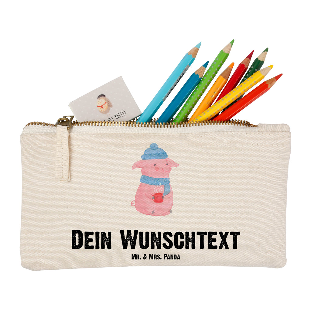 Personalisierte Schminktasche Lallelndes Glühschwein Personalisierte Schminktasche, Personalisierte Kosmetiktasche, Personalisierter Kosmetikbeutel, Personalisiertes Stiftemäppchen, Personalisiertes Etui, Personalisierte Federmappe, Personalisierte Makeup Bag, Personalisiertes Schminketui, Personalisiertes Kosmetiketui, Personalisiertes Schlamperetui, Schminktasche mit Namen, Kosmetiktasche mit Namen, Kosmetikbeutel mit Namen, Stiftemäppchen mit Namen, Etui mit Namen, Federmappe mit Namen, Makeup Bg mit Namen, Schminketui mit Namen, Kosmetiketui mit Namen, Schlamperetui mit Namen, Schminktasche personalisieren, Schminktasche bedrucken, Schminktasche selbst gestalten, Winter, Weihnachten, Weihnachtsdeko, Nikolaus, Advent, Heiligabend, Wintermotiv, Glühwein, Betrunken, Weihnachtsmarkt, Spruch