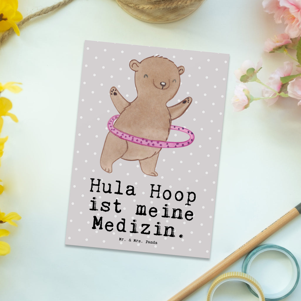 Postkarte Bär Hula Hoop Medizin Postkarte, Karte, Geschenkkarte, Grußkarte, Einladung, Ansichtskarte, Geburtstagskarte, Einladungskarte, Dankeskarte, Ansichtskarten, Einladung Geburtstag, Einladungskarten Geburtstag, Geschenk, Sport, Sportart, Hobby, Schenken, Danke, Dankeschön, Auszeichnung, Gewinn, Sportler, Hula Hoop, Fitness, Training