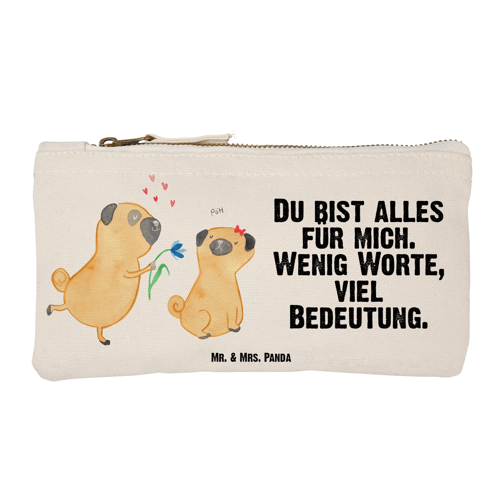 Schminktasche Mops Verliebt Schminktasche, Kosmetiktasche, Kosmetikbeutel, Stiftemäppchen, Etui, Federmappe, Makeup, XXL, Schminketui, Kosmetiketui, Schlamperetui, Hund, Hundemotiv, Haustier, Hunderasse, Tierliebhaber, Hundebesitzer, Sprüche, Mops, Möpse, Hundeliebe, verliebt, Liebe, Liebesspruch. Verlobt, Geschenk Freund, Partner