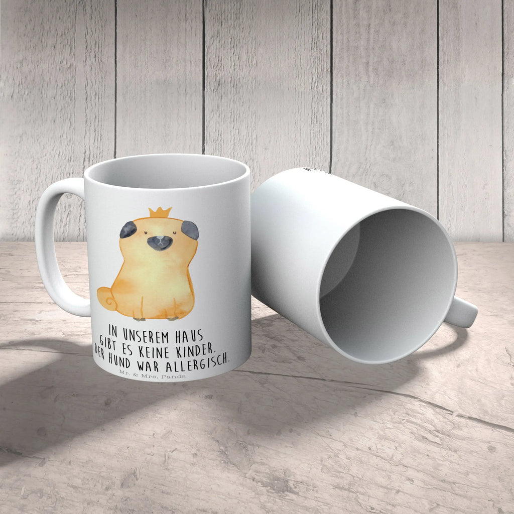 Tasse Mops Krone Tasse, Kaffeetasse, Teetasse, Becher, Kaffeebecher, Teebecher, Keramiktasse, Porzellantasse, Büro Tasse, Geschenk Tasse, Tasse Sprüche, Tasse Motive, Kaffeetassen, Tasse bedrucken, Designer Tasse, Cappuccino Tassen, Schöne Teetassen, Hund, Hundemotiv, Haustier, Hunderasse, Tierliebhaber, Hundebesitzer, Sprüche, Mops, allergisch, kinderlos, Hausregel, Hundebesitzer. Spruch, lustig