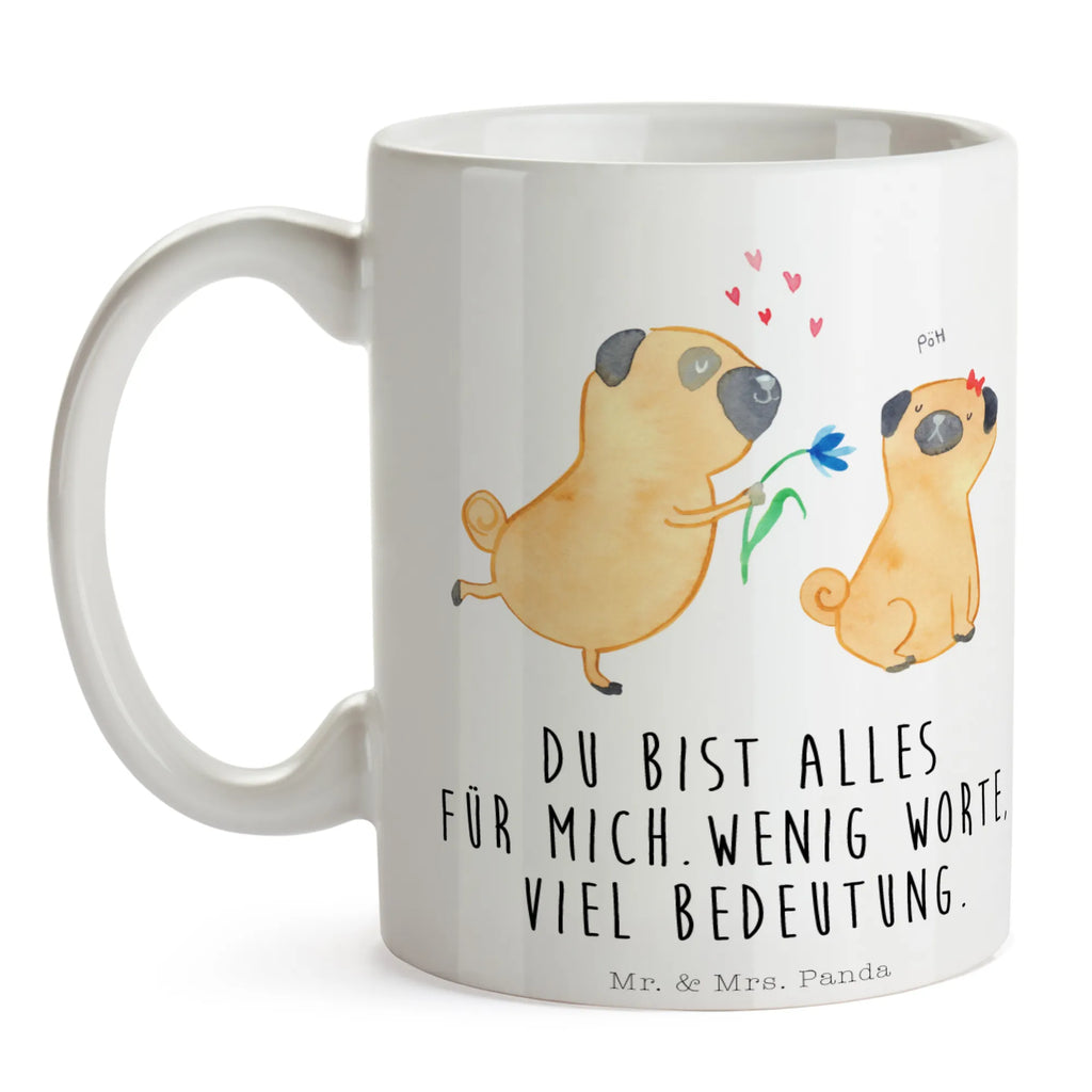 Tasse Mops Verliebt Tasse, Kaffeetasse, Teetasse, Becher, Kaffeebecher, Teebecher, Keramiktasse, Porzellantasse, Büro Tasse, Geschenk Tasse, Tasse Sprüche, Tasse Motive, Kaffeetassen, Tasse bedrucken, Designer Tasse, Cappuccino Tassen, Schöne Teetassen, Hund, Hundemotiv, Haustier, Hunderasse, Tierliebhaber, Hundebesitzer, Sprüche, Mops, Möpse, Hundeliebe, verliebt, Liebe, Liebesspruch. Verlobt, Geschenk Freund, Partner