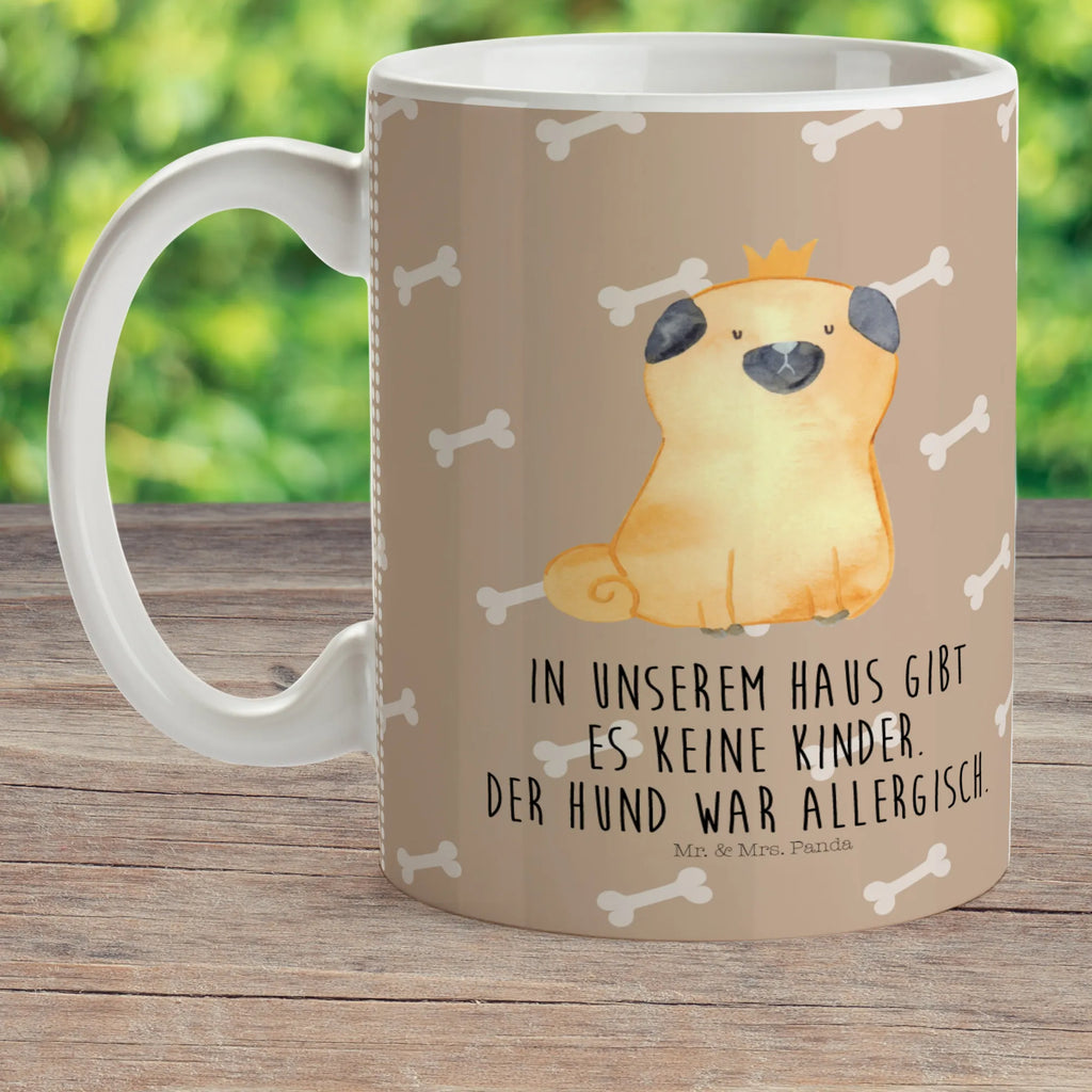 Kindertasse Mops Krone Kindertasse, Kinder Tasse, Kunststoff Tasse, Kindergarten Tasse, Trinkbecher, Camping Becher, Kaffeetasse, Kunststoffbecher, Kindergartenbecher, Outdoorgeschirr, Kunststoffgeschirr, Reisebecher, Reisetasse, Kinderbecher, Bruchfeste Tasse, Bruchsichere Tasse, Plastik Tasse, Plastiktasse, Hund, Hundemotiv, Haustier, Hunderasse, Tierliebhaber, Hundebesitzer, Sprüche, Mops, allergisch, kinderlos, Hausregel, Hundebesitzer. Spruch, lustig