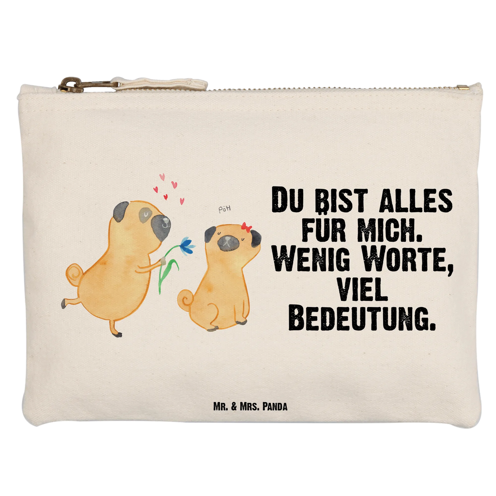 Schminktasche Mops Verliebt Schminktasche, Kosmetiktasche, Kosmetikbeutel, Stiftemäppchen, Etui, Federmappe, Makeup, XXL, Schminketui, Kosmetiketui, Schlamperetui, Hund, Hundemotiv, Haustier, Hunderasse, Tierliebhaber, Hundebesitzer, Sprüche, Mops, Möpse, Hundeliebe, verliebt, Liebe, Liebesspruch. Verlobt, Geschenk Freund, Partner