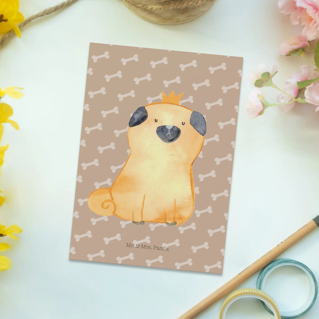 Postkarte Mops Krone Postkarte, Karte, Geschenkkarte, Grußkarte, Einladung, Ansichtskarte, Geburtstagskarte, Einladungskarte, Dankeskarte, Ansichtskarten, Einladung Geburtstag, Einladungskarten Geburtstag, Hund, Hundemotiv, Haustier, Hunderasse, Tierliebhaber, Hundebesitzer, Sprüche, Mops, allergisch, kinderlos, Hausregel, Hundebesitzer. Spruch, lustig