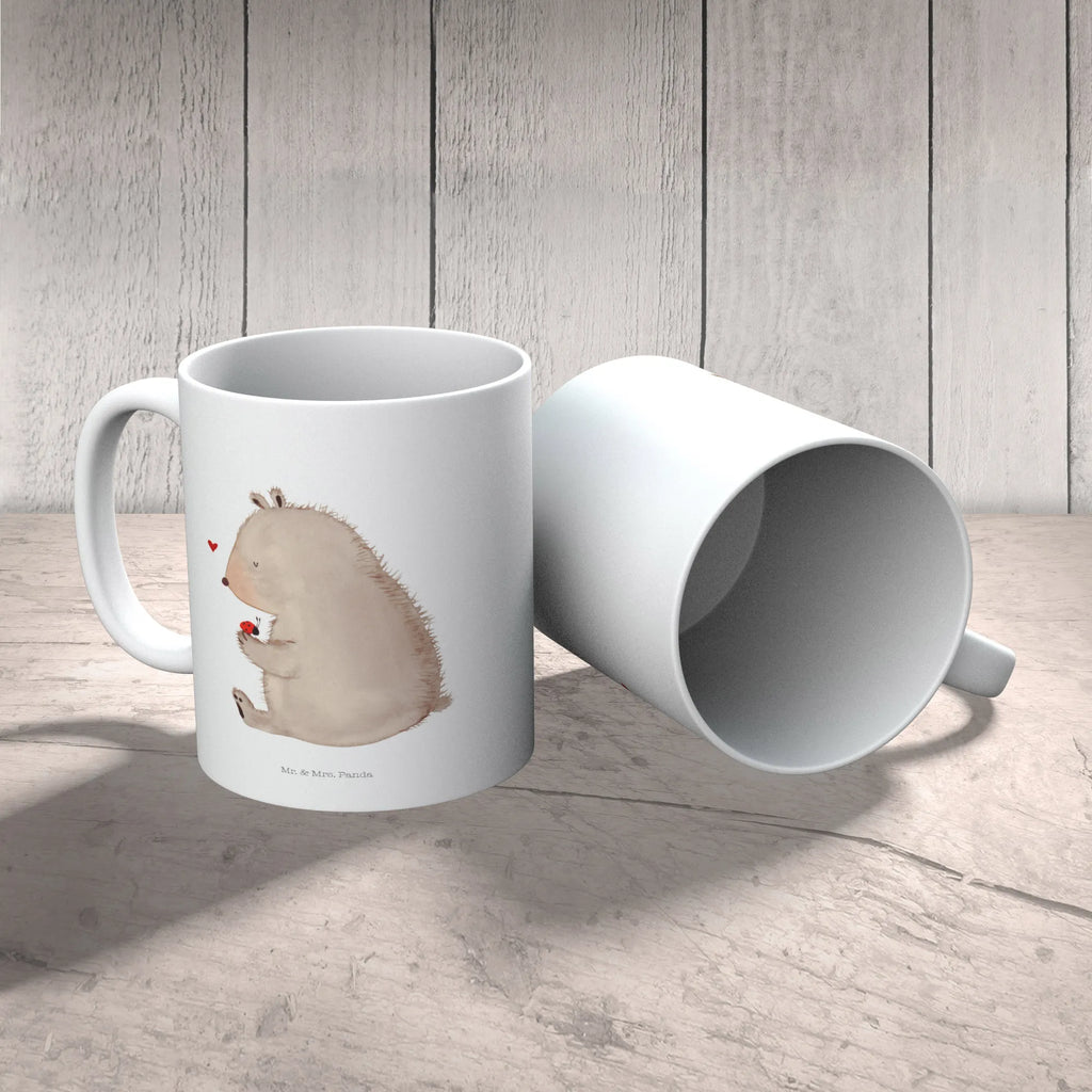 Tasse Bär mit Marienkäfer Tasse, Kaffeetasse, Teetasse, Becher, Kaffeebecher, Teebecher, Keramiktasse, Porzellantasse, Büro Tasse, Geschenk Tasse, Tasse Sprüche, Tasse Motive, Kaffeetassen, Tasse bedrucken, Designer Tasse, Cappuccino Tassen, Schöne Teetassen, Bär, Teddy, Teddybär, Marienkäfer, Liebe, Freiheit, Motivation, Das Leben ist schön