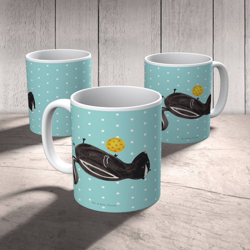 Tasse Stinktier Ball Tasse, Kaffeetasse, Teetasse, Becher, Kaffeebecher, Teebecher, Keramiktasse, Porzellantasse, Büro Tasse, Geschenk Tasse, Tasse Sprüche, Tasse Motive, Kaffeetassen, Tasse bedrucken, Designer Tasse, Cappuccino Tassen, Schöne Teetassen, Stinktier, Skunk, Wildtier, Raubtier, Stinker, Stinki, verspielt, Weisheit