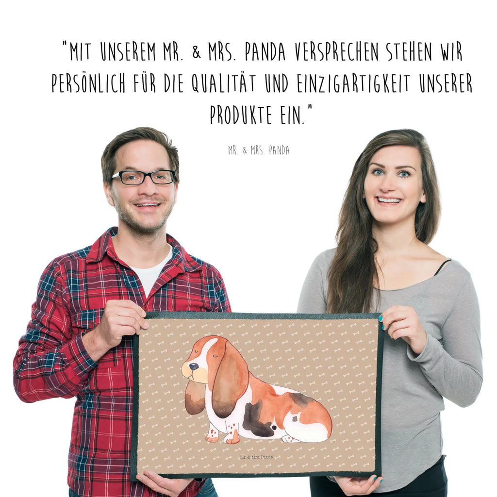 Fußmatte Hund Basset Hound Türvorleger, Schmutzmatte, Fußabtreter, Matte, Schmutzfänger, Fußabstreifer, Schmutzfangmatte, Türmatte, Motivfußmatte, Haustürmatte, Vorleger, Fussmatten, Fußmatten, Gummimatte, Fußmatte außen, Fußmatte innen, Fussmatten online, Gummi Matte, Sauberlaufmatte, Fußmatte waschbar, Fußmatte outdoor, Schmutzfangmatte waschbar, Eingangsteppich, Fußabstreifer außen, Fußabtreter außen, Schmutzfangteppich, Fußmatte außen wetterfest, Hund, Hundemotiv, Haustier, Hunderasse, Tierliebhaber, Hundebesitzer, Sprüche, Basset Hound, Basset, Hundeliebe, kinderlos