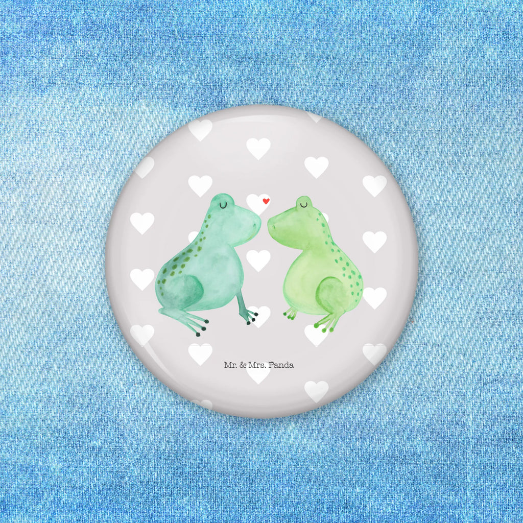 Button Frosch Liebe 50mm Button, Button, Pin, Anstecknadel, Liebe, Partner, Freund, Freundin, Ehemann, Ehefrau, Heiraten, Verlobung, Heiratsantrag, Liebesgeschenk, Jahrestag, Hocheitstag, Verliebt, Verlobt, Verheiratet, Geschenk Freundin, Geschenk Freund, Liebesbeweis, Hochzeitstag, Geschenk Hochzeit, Frosch, Frösche, Froschkönig, Fröschchen