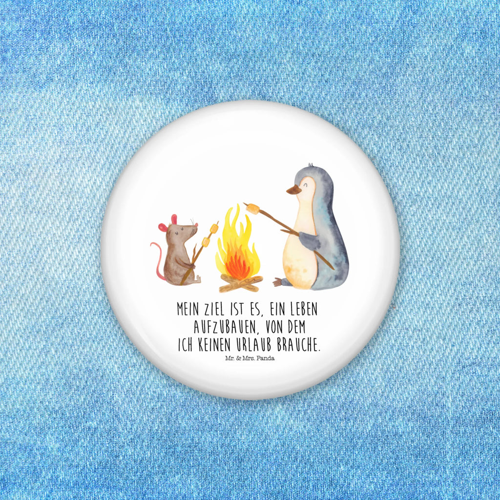 Button Pinguin Lagerfeuer 50mm Button, Button, Pin, Anstecknadel, Pinguin, Maus, Pinguine, Lagerfeuer, Leben, Arbeit, Job, Motivation, Büro, Büroalltag, Lebensspruch, Lebensmotivation, Neustart, Liebe, grillen, Feuer, Marshmallows