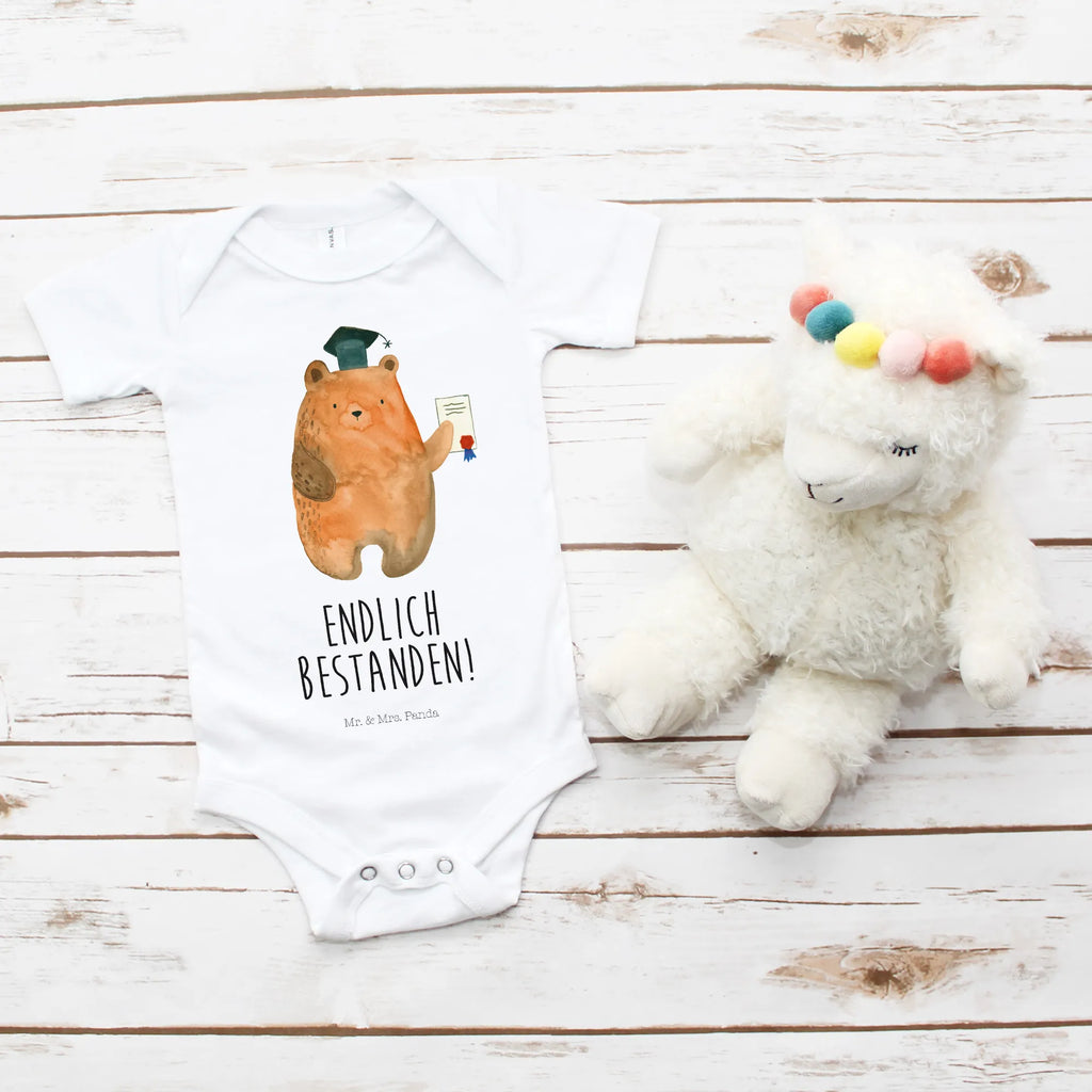 Organic Baby Body Bär Prüfung Babykleidung, Babystrampler, Strampler, Wickelbody, Baby Erstausstattung, Junge, Mädchen, Bär, Teddy, Teddybär, Abitur, Prüfungen, Prüfung bestanden, Abschluss, Zeugnis, Abschlusszeugnis