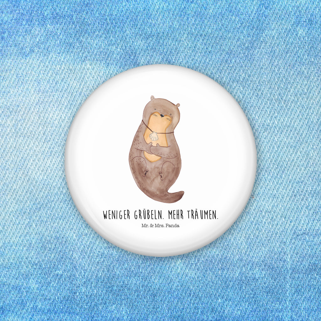 Button Otter mit Muschelmedaillon 50mm Button, Button, Pin, Anstecknadel, Otter, Fischotter, Seeotter, Otterliebe, grübeln, träumen, Motivation, Tagträumen, Büro