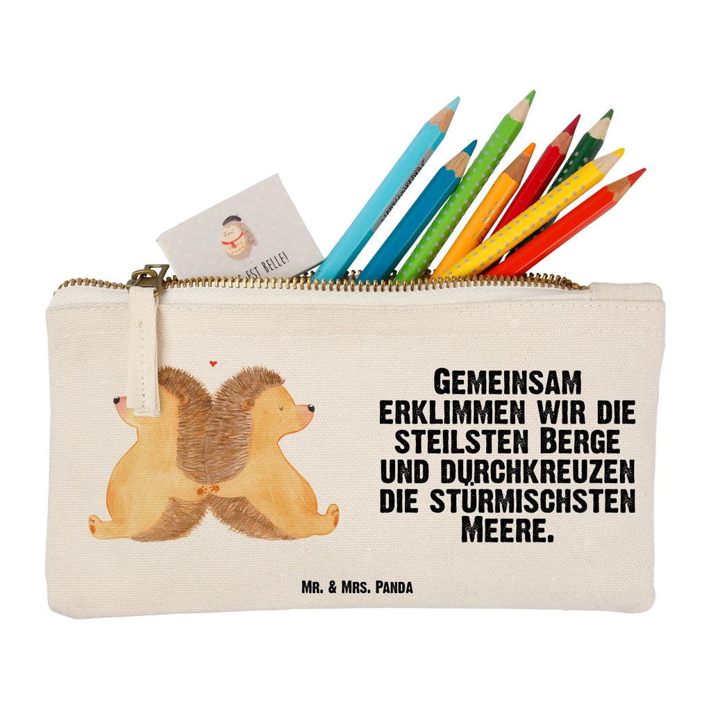 Schminktasche Igel händchenhaltend Schminktasche, Kosmetiktasche, Kosmetikbeutel, Stiftemäppchen, Etui, Federmappe, Makeup, XXL, Schminketui, Kosmetiketui, Schlamperetui, Liebe, Partner, Freund, Freundin, Ehemann, Ehefrau, Heiraten, Verlobung, Heiratsantrag, Liebesgeschenk, Jahrestag, Hocheitstag, Igel, Igelliebe, Hand in Hand, Liebesbeweis, große Liebe, Liebesbotschaft, Hochzeit, Lieblingsmensch, Gemeinsamkeit, Love, Geschenk für zwei