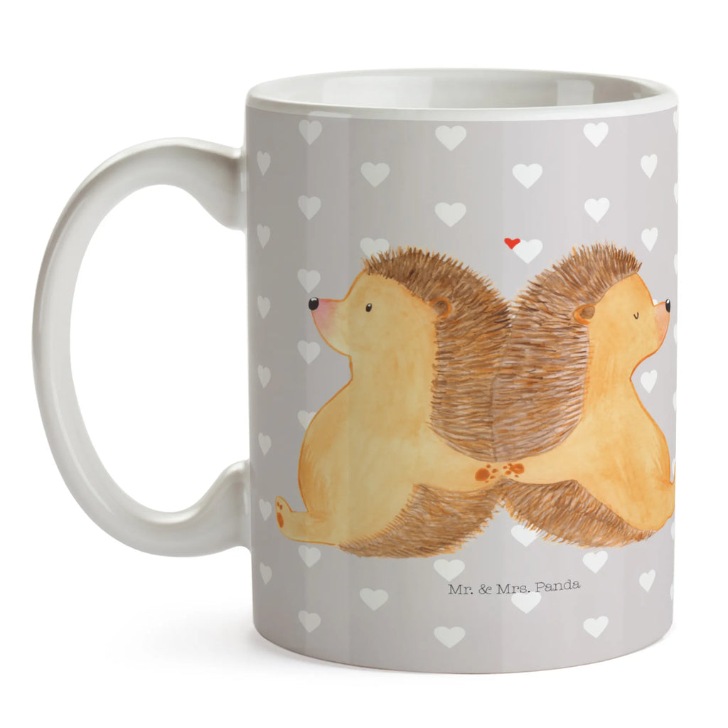 Tasse Igel händchenhaltend Tasse, Kaffeetasse, Teetasse, Becher, Kaffeebecher, Teebecher, Keramiktasse, Porzellantasse, Büro Tasse, Geschenk Tasse, Tasse Sprüche, Tasse Motive, Kaffeetassen, Tasse bedrucken, Designer Tasse, Cappuccino Tassen, Schöne Teetassen, Liebe, Partner, Freund, Freundin, Ehemann, Ehefrau, Heiraten, Verlobung, Heiratsantrag, Liebesgeschenk, Jahrestag, Hocheitstag, Igel, Igelliebe, Hand in Hand, Liebesbeweis, große Liebe, Liebesbotschaft, Hochzeit, Lieblingsmensch, Gemeinsamkeit, Love, Geschenk für zwei