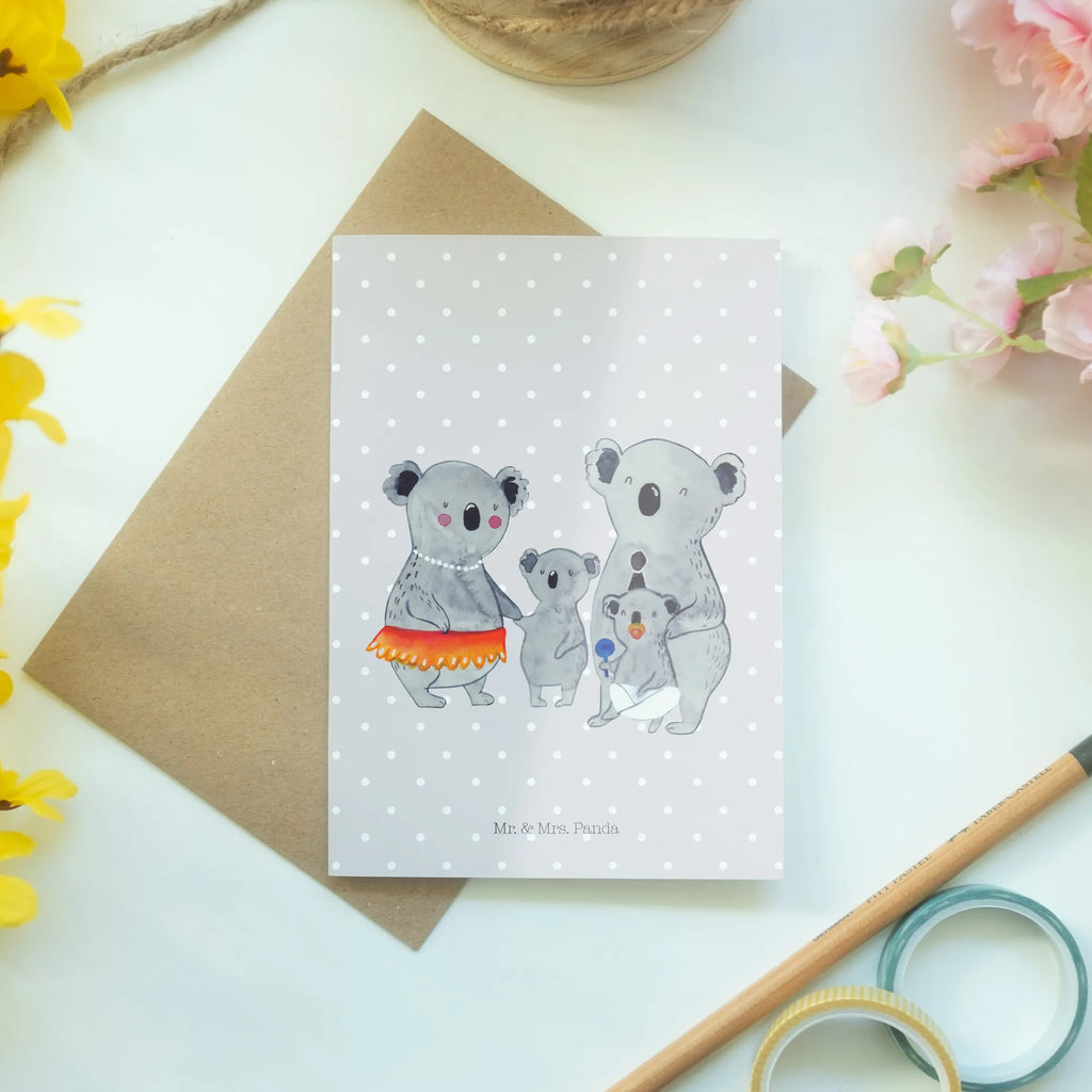 Grußkarte Koala Familie Grußkarte, Klappkarte, Einladungskarte, Glückwunschkarte, Hochzeitskarte, Geburtstagskarte, Karte, Ansichtskarten, Familie, Vatertag, Muttertag, Bruder, Schwester, Mama, Papa, Oma, Opa, Koala, Koalas, Family, Kinder, Geschwister, Familienleben