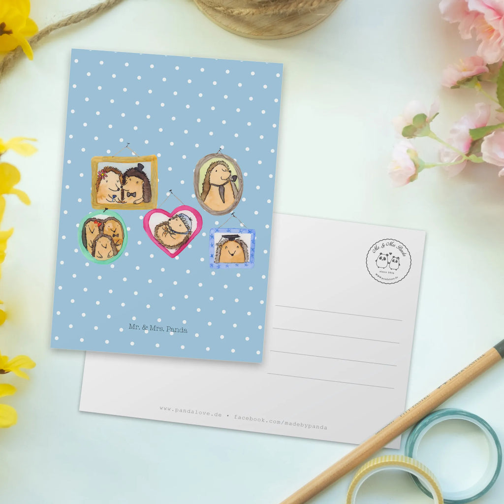 Postkarte Igel Familie Postkarte, Karte, Geschenkkarte, Grußkarte, Einladung, Ansichtskarte, Geburtstagskarte, Einladungskarte, Dankeskarte, Ansichtskarten, Einladung Geburtstag, Einladungskarten Geburtstag, Familie, Vatertag, Muttertag, Bruder, Schwester, Mama, Papa, Oma, Opa, Liebe, Igel, Bilder, Zusammenhalt, Glück