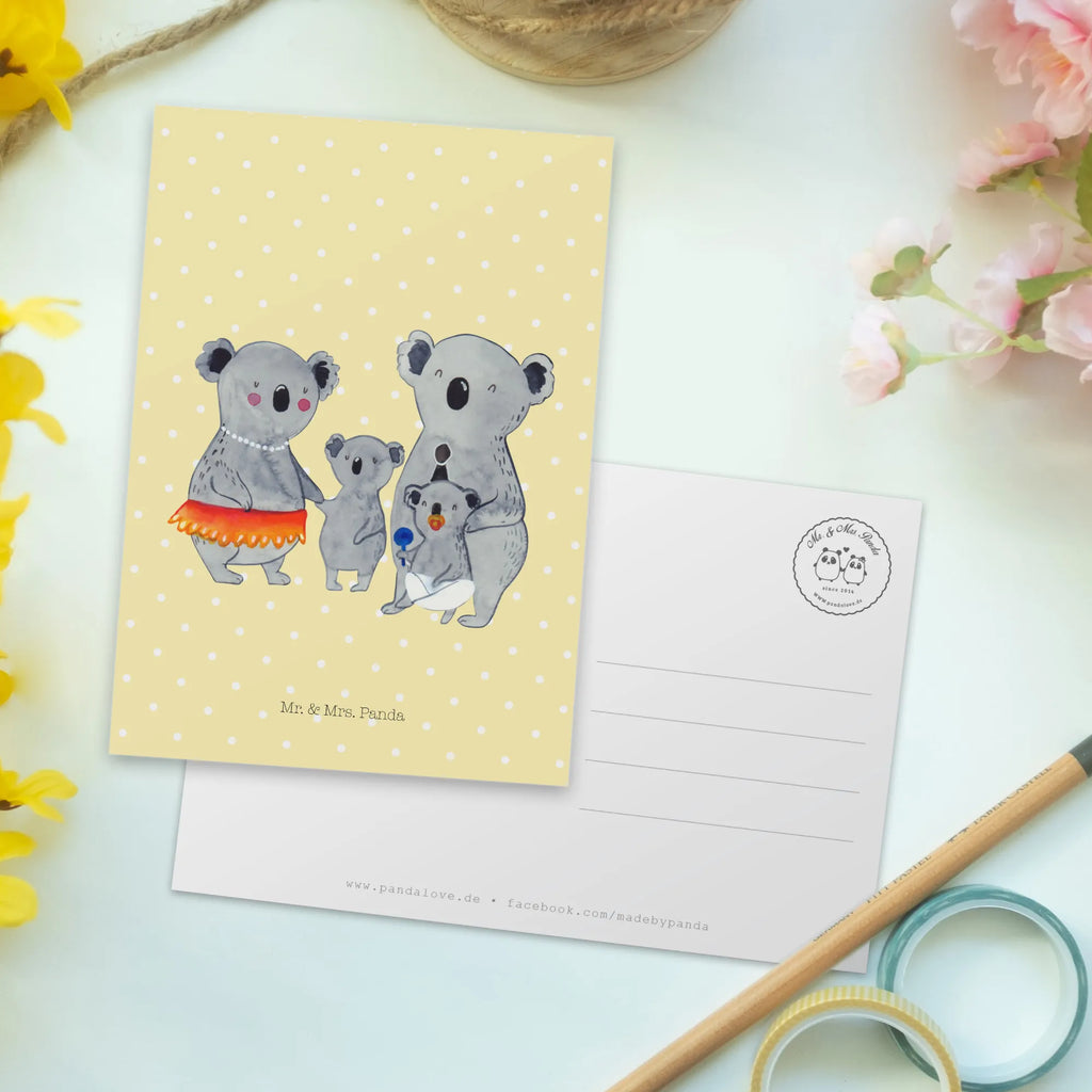 Postkarte Koala Familie Postkarte, Karte, Geschenkkarte, Grußkarte, Einladung, Ansichtskarte, Geburtstagskarte, Einladungskarte, Dankeskarte, Ansichtskarten, Einladung Geburtstag, Einladungskarten Geburtstag, Familie, Vatertag, Muttertag, Bruder, Schwester, Mama, Papa, Oma, Opa, Koala, Koalas, Family, Kinder, Geschwister, Familienleben