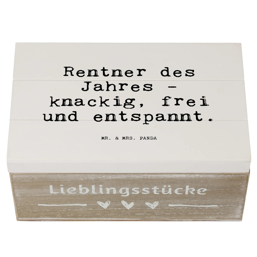 Holzkiste Sprüche und Zitate Rentner des Jahres - knackig, frei und entspannt. Holzkiste, Kiste, Schatzkiste, Truhe, Schatulle, XXL, Erinnerungsbox, Erinnerungskiste, Dekokiste, Aufbewahrungsbox, Geschenkbox, Geschenkdose, Spruch, Sprüche, lustige Sprüche, Weisheiten, Zitate, Spruch Geschenke, Spruch Sprüche Weisheiten Zitate Lustig Weisheit Worte