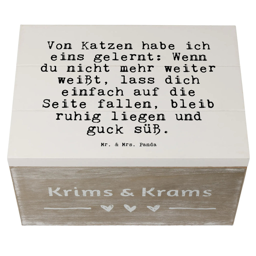 Holzkiste Sprüche und Zitate Von Katzen habe ich eins gelernt: Wenn du nicht mehr weiter weißt, lass dich einfach auf die Seite fallen, bleib ruhig liegen und guck süß. Holzkiste, Kiste, Schatzkiste, Truhe, Schatulle, XXL, Erinnerungsbox, Erinnerungskiste, Dekokiste, Aufbewahrungsbox, Geschenkbox, Geschenkdose, Spruch, Sprüche, lustige Sprüche, Weisheiten, Zitate, Spruch Geschenke, Spruch Sprüche Weisheiten Zitate Lustig Weisheit Worte