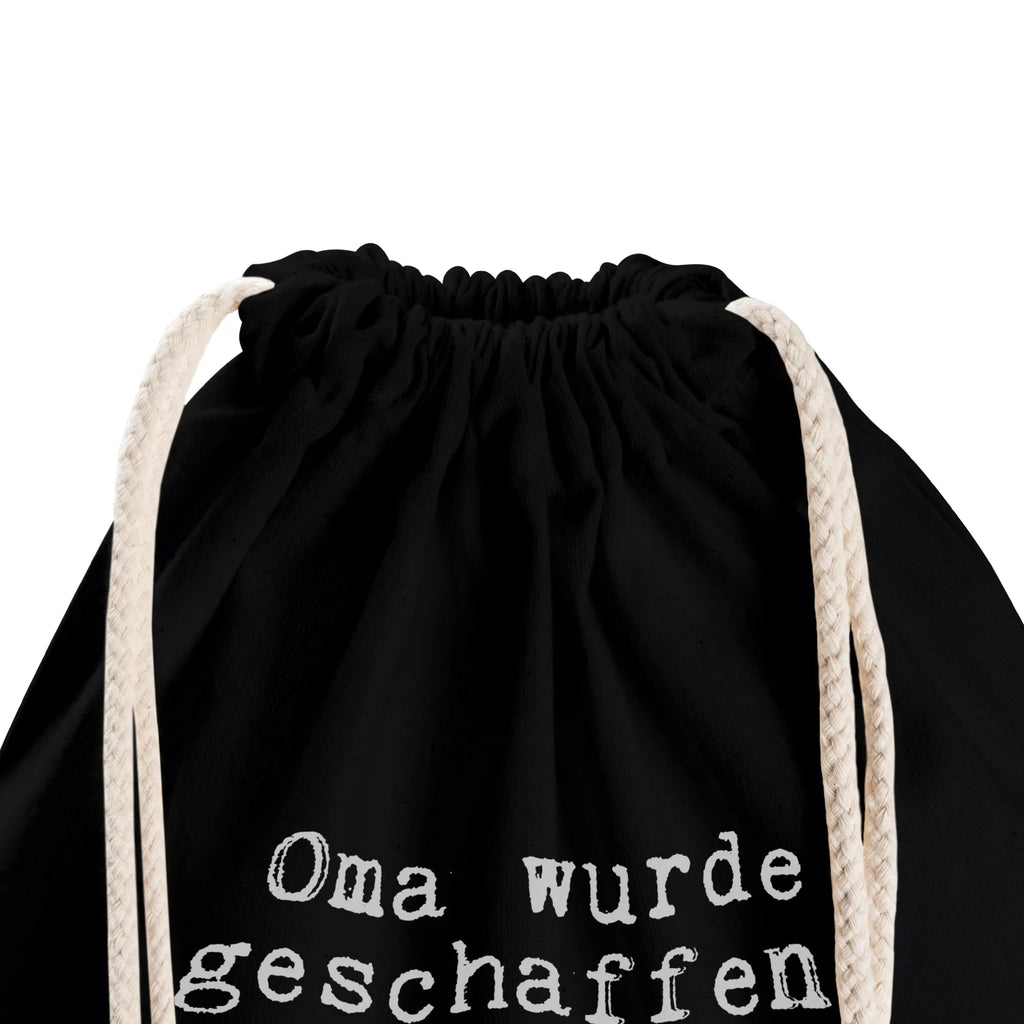 Sportbeutel Sprüche und Zitate Oma wurde geschaffen, weil Enkelkinder wahre Helden brauchen. Sportbeutel, Turnbeutel, Beutel, Sporttasche, Tasche, Stoffbeutel, Sportbeutel Kinder, Gymsack, Beutel Rucksack, Kleine Sporttasche, Sportzubehör, Turnbeutel Baumwolle, Spruch, Sprüche, lustige Sprüche, Weisheiten, Zitate, Spruch Geschenke, Spruch Sprüche Weisheiten Zitate Lustig Weisheit Worte