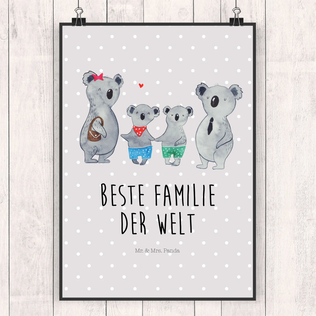 Poster Koala Familie zwei Poster, Wandposter, Bild, Wanddeko, Küchenposter, Kinderposter, Wanddeko Bild, Raumdekoration, Wanddekoration, Handgemaltes Poster, Mr. & Mrs. Panda Poster, Designposter, Kunstdruck, Posterdruck, Familie, Vatertag, Muttertag, Bruder, Schwester, Mama, Papa, Oma, Opa, Koala, Koalabär, beste Familie, Familienzeit, Familienleben, Koalafamilie, Lieblingsfamilie