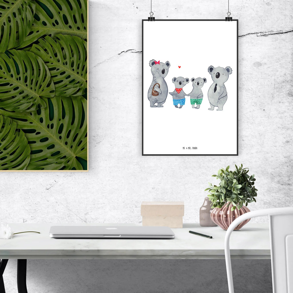 Poster Koala Familie zwei Poster, Wandposter, Bild, Wanddeko, Küchenposter, Kinderposter, Wanddeko Bild, Raumdekoration, Wanddekoration, Handgemaltes Poster, Mr. & Mrs. Panda Poster, Designposter, Kunstdruck, Posterdruck, Familie, Vatertag, Muttertag, Bruder, Schwester, Mama, Papa, Oma, Opa, Koala, Koalabär, beste Familie, Familienzeit, Familienleben, Koalafamilie, Lieblingsfamilie