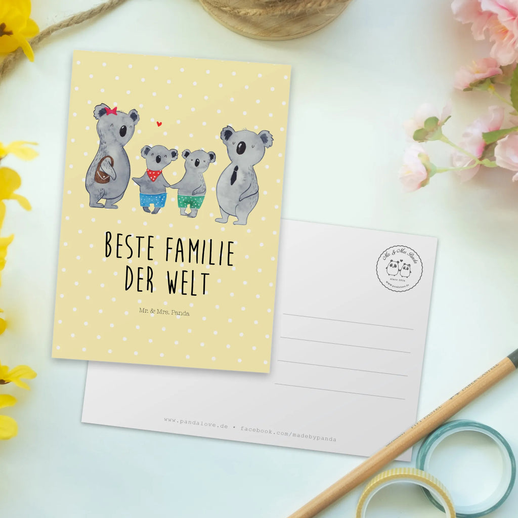 Postkarte Koala Familie zwei Postkarte, Karte, Geschenkkarte, Grußkarte, Einladung, Ansichtskarte, Geburtstagskarte, Einladungskarte, Dankeskarte, Ansichtskarten, Einladung Geburtstag, Einladungskarten Geburtstag, Familie, Vatertag, Muttertag, Bruder, Schwester, Mama, Papa, Oma, Opa, Koala, Koalabär, beste Familie, Familienzeit, Familienleben, Koalafamilie, Lieblingsfamilie