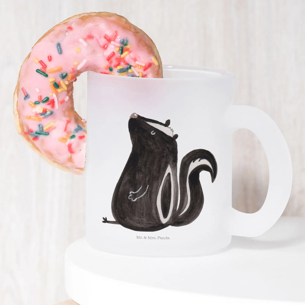 Teetasse Stinktier sitzend Teetasse, Teeglas, Teebecher, Tasse mit Henkel, Tasse, Glas Teetasse, Teetasse aus Glas, Stinktier, Skunk, Wildtier, Raubtier, Stinker, Stinki, Spruch, Büro, Recht, Besserwisser