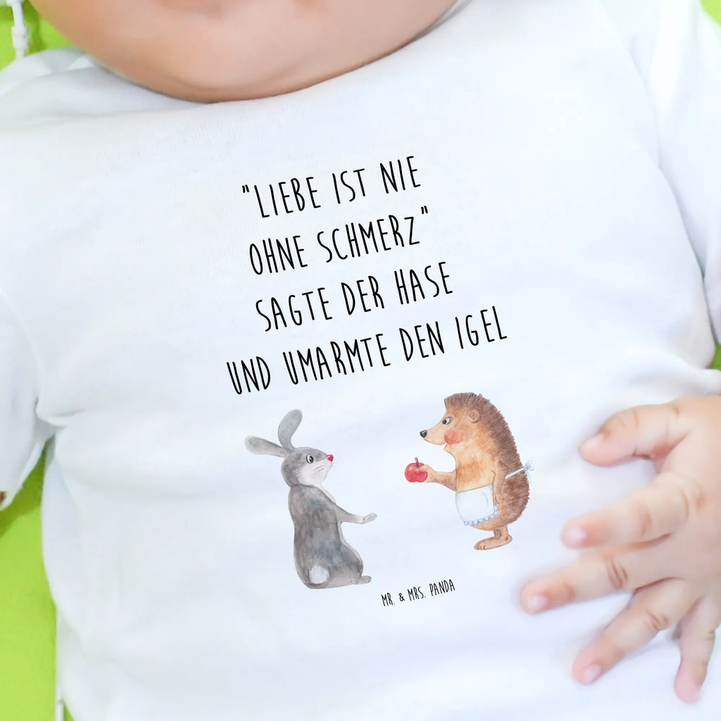 Organic Baby Shirt Hase Igel Baby T-Shirt, Jungen Baby T-Shirt, Mädchen Baby T-Shirt, Shirt, Tiermotive, Gute Laune, lustige Sprüche, Tiere, Igel und Hase, Igel, Hase, Liebe Spruch, Liebeskummer Geschenk, Herzschmerz, Trösten, Trennungsschmerz, Spruch romantisch