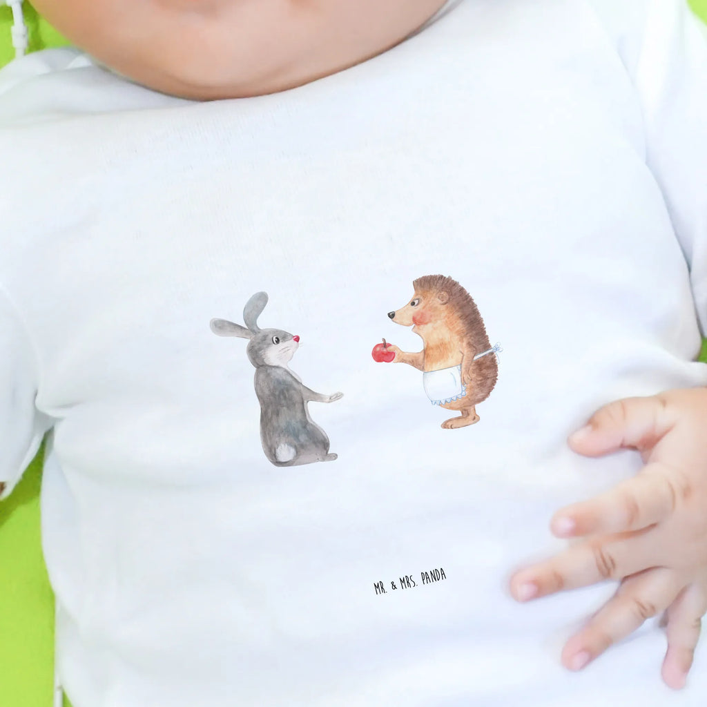 Organic Baby Shirt Hase Igel Baby T-Shirt, Jungen Baby T-Shirt, Mädchen Baby T-Shirt, Shirt, Tiermotive, Gute Laune, lustige Sprüche, Tiere, Igel und Hase, Igel, Hase, Liebe Spruch, Liebeskummer Geschenk, Herzschmerz, Trösten, Trennungsschmerz, Spruch romantisch