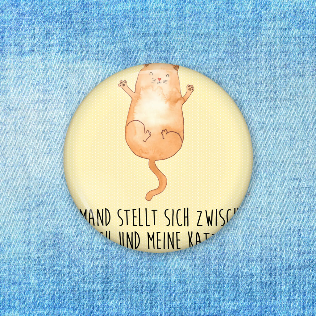 Button Katzen Umarmen 50mm Button, Button, Pin, Anstecknadel, Katze, Katzenmotiv, Katzenfan, Katzendeko, Katzenfreund, Katzenliebhaber, Katzenprodukte, Katzenartikel, Katzenaccessoires, Katzensouvenirs, Katzenliebhaberprodukte, Katzenmotive, Katzen, Kater, Mietze, Cat, Cats, Katzenhalter, Katzenbesitzerin, Haustier, Freundin, Freunde, beste Freunde, Liebe, Katzenliebe, Familie