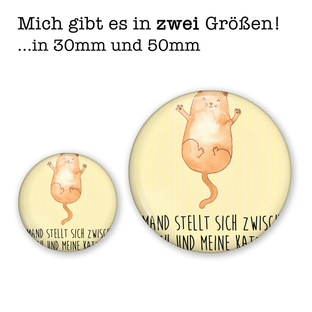 Button Katzen Umarmen 50mm Button, Button, Pin, Anstecknadel, Katze, Katzenmotiv, Katzenfan, Katzendeko, Katzenfreund, Katzenliebhaber, Katzenprodukte, Katzenartikel, Katzenaccessoires, Katzensouvenirs, Katzenliebhaberprodukte, Katzenmotive, Katzen, Kater, Mietze, Cat, Cats, Katzenhalter, Katzenbesitzerin, Haustier, Freundin, Freunde, beste Freunde, Liebe, Katzenliebe, Familie